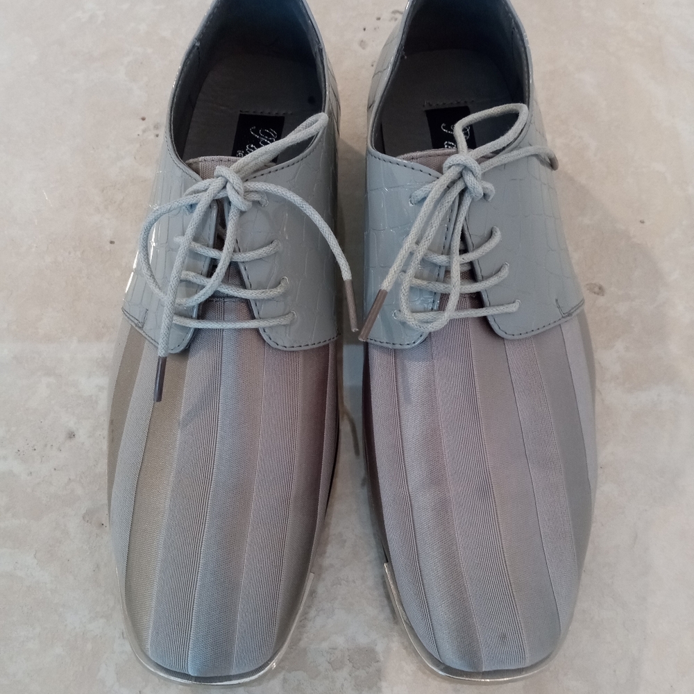 Men's dress shoes by Parrazo of New York size 7.5 grey